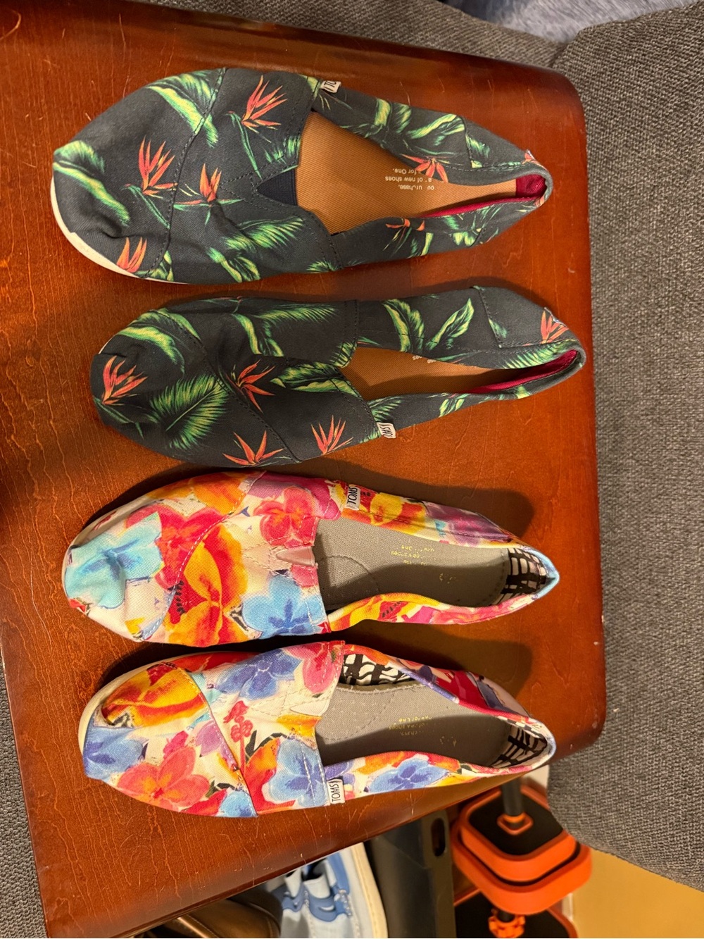 (Lot of 2)Toms Women's Slip-On Flats in Black Tropical and Multicolor Floral